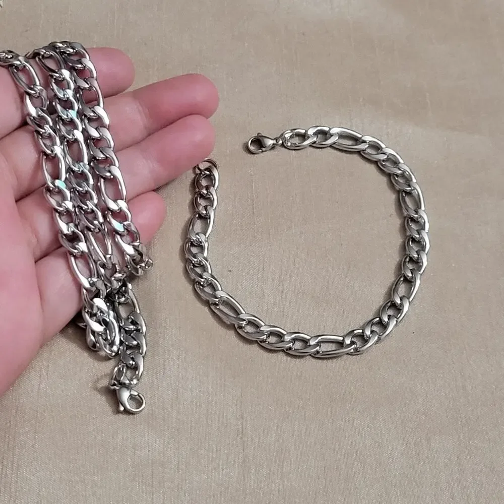 Men's silver stainless steel figaro chain necklace and bracelet set, 7.5mm thick